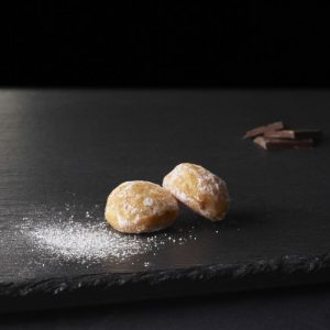 Čokoládovo-oříšková mini kobliha