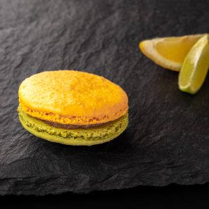 Velká citronovo-limetková makronka